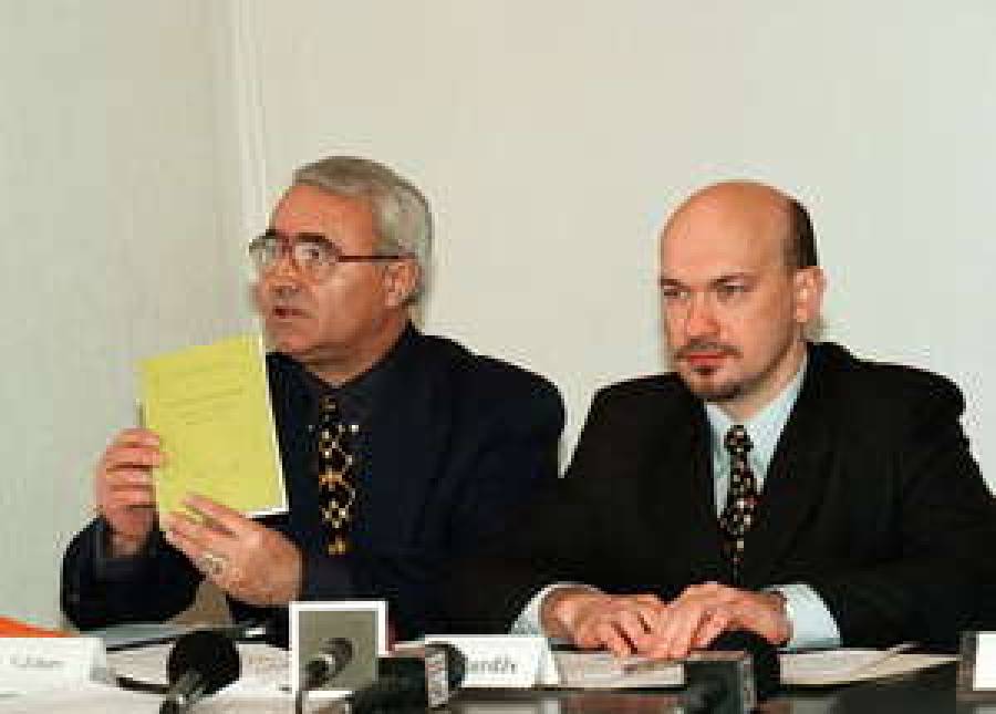  Р.ЮРДЖС и В.ЗАХАРС. 