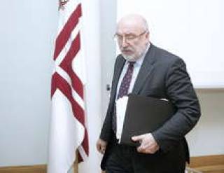 Бюджет разваливается прямо в руках премьера Ивара Годманиса.