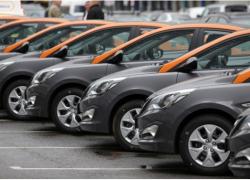 Купившие в лизинг автомобили латвийцы жалуются на резкий рост платежей