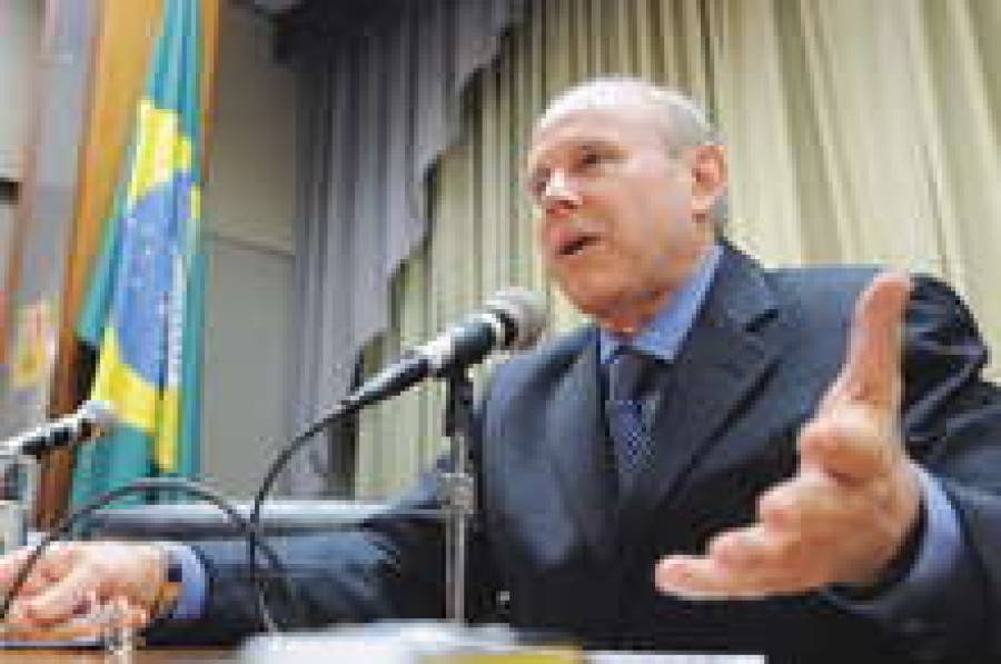 Министр финансов Бразилии Гуидо Мантега уже не первый раз пугает мир глобальными войнами.