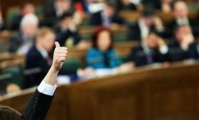 Сейм утвердил меры поддержки работодателей, малообеспеченных и людей с инвалидностью в период ЧС