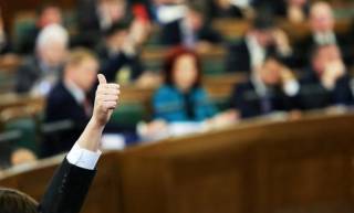 Сейм утвердил меры поддержки работодателей, малообеспеченных и людей с инвалидностью в период ЧС