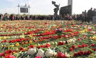 День Победы на латышских ТВ-каналах: возле туалетов искали радикалов и алкоголиков