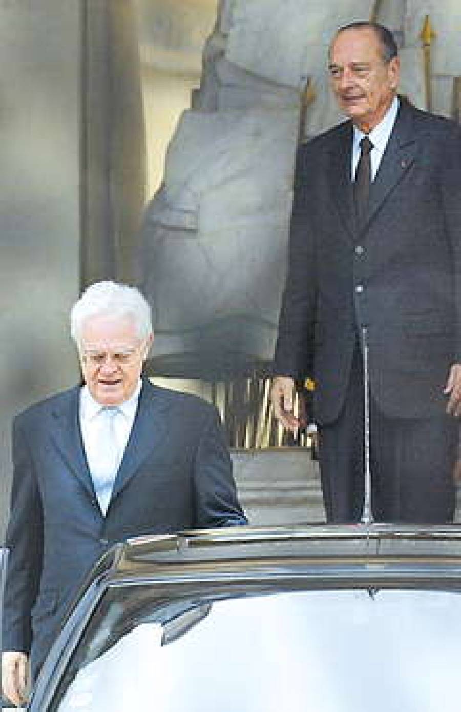  Президент провожает премьера.