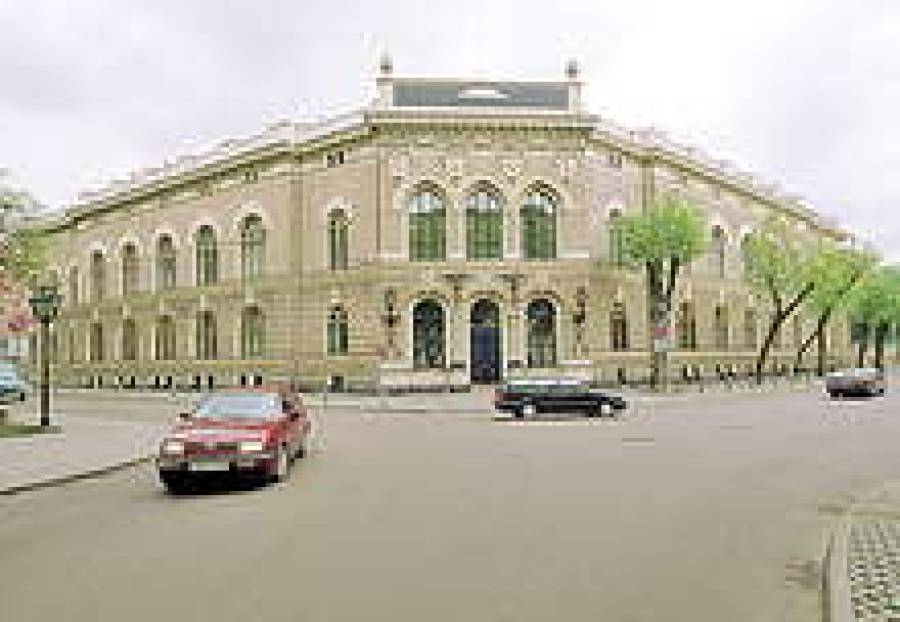 Бизнес в лицах и фактах