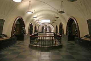 Станция метро &quot;Площадь революции&quot;.