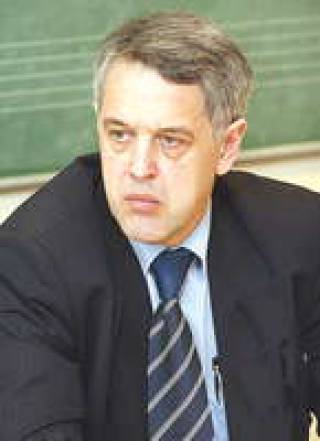 Александр Гапоненко: “Допустим, есть у нас Южный мост, который мы ну никак не можем построить из-за отсутствия денег. Давайте пустим в его капитал россиян!”