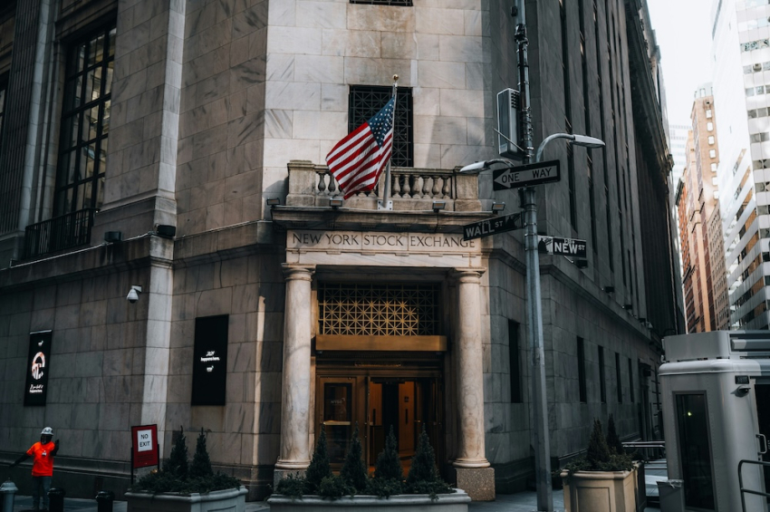 Уолл-стрит растёт третий день, европейские биржи следуют вслед