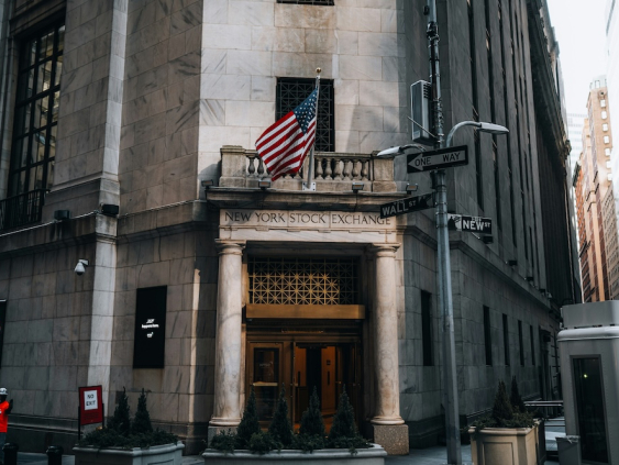 Уолл-стрит растёт третий день, европейские биржи следуют вслед