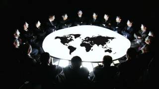 Почти половина россиян верит, что миром тайно правит &quot;интернационал олигархов&quot;