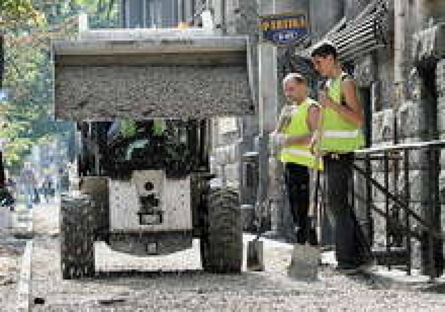 В этом году объем выделяемых на ремонт рижских улиц средств снизилось примерно наполовину.