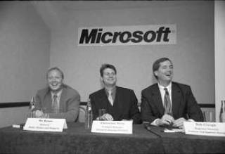 Гости из &lt;em&gt;Microsoft&lt;/em&gt;: директор по странам Балтии и Болгарии Бо КРУЗ, менеджер по продукции Кристиан НЕРН, региональный директор по Центральной и Восточной Европе Роберт КЛАФ. 