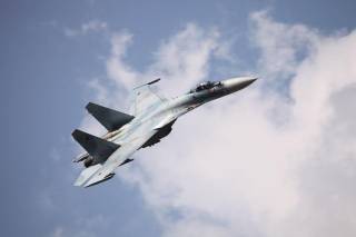 Россия перебрасывает к границам стран Балтии полк Су-27