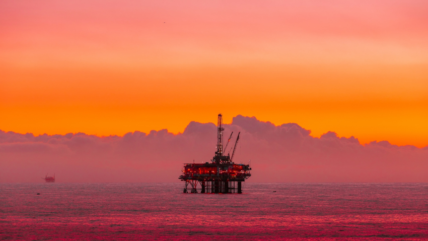 ОПЕК+ увеличивает квоты на добычу нефти