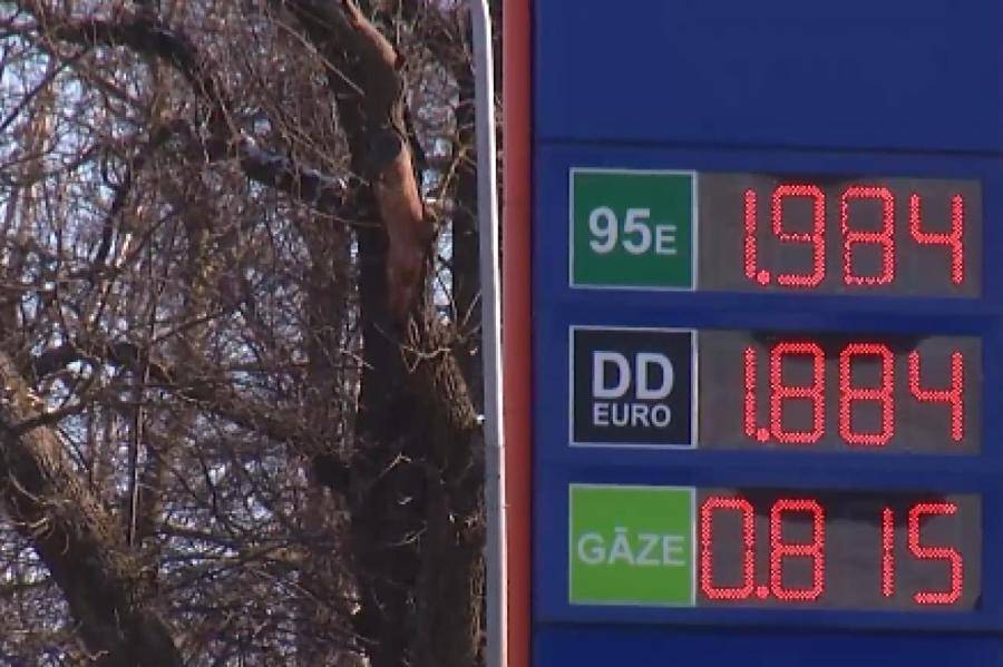 Цены на топливо: латвийцы закупаются про запас и думают менять привычки