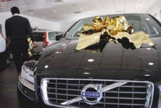 Американский концерн Ford Motor достиг соглашения о продаже принадлежащего ему Volvo Car Corp. китайской компании Geely Holding Group.