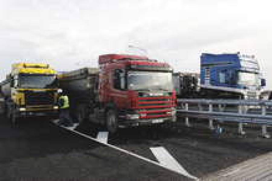 Страхуется ответственность транспортного предприятия за тот груз, который он перевозит по CMR.