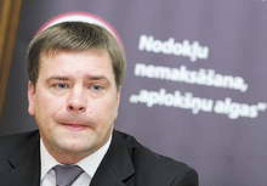 В прошлом году шеф СГД Дзинтарс Яканс уверял, что получать зарплату &ldquo;в конверте&rdquo; &mdash; глупо.