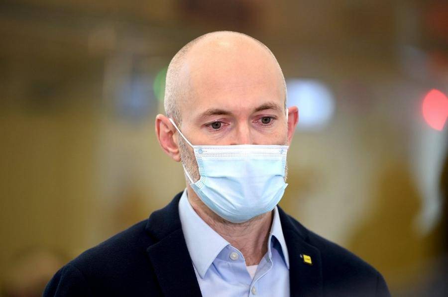 Павлютс: с приостановкой законопроекта о вакцинации в Сейме не исчезла необходимость обеспечивать безопасные услуги