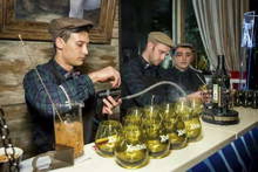 Ardbeg — один из самых «торфяных» виски, которые производят на острове.