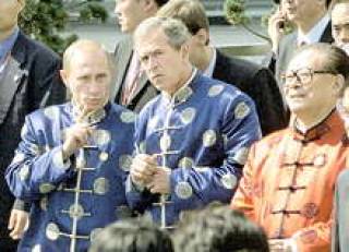 Владимир Путин, Джордж Буш и Цзян Цзэминь: от лидеров России, США и Китая зависит спокойствие планеты.