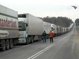 Очередь на границе. Политики не  видят повода для тревоги - пусть бизнес сам разбирается