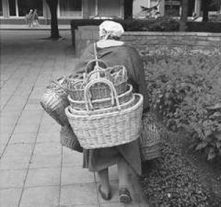 Соседи критически смотрят на жизнь
