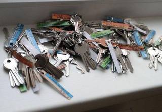 Налоговые новости: адрес в EDS, налог с микропредприятий и «принцип оставленных ключей»