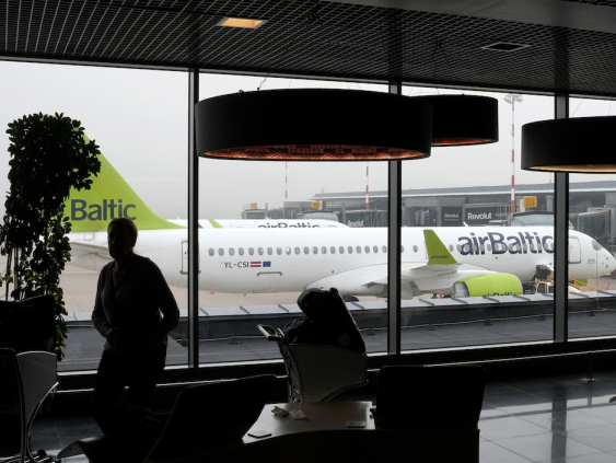 Сотрудникам airBaltic, которым грозит увольнение, помогут найти новую работу