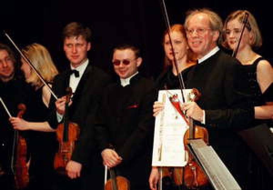  Гидон КРЕМЕР и молодые дарования. 