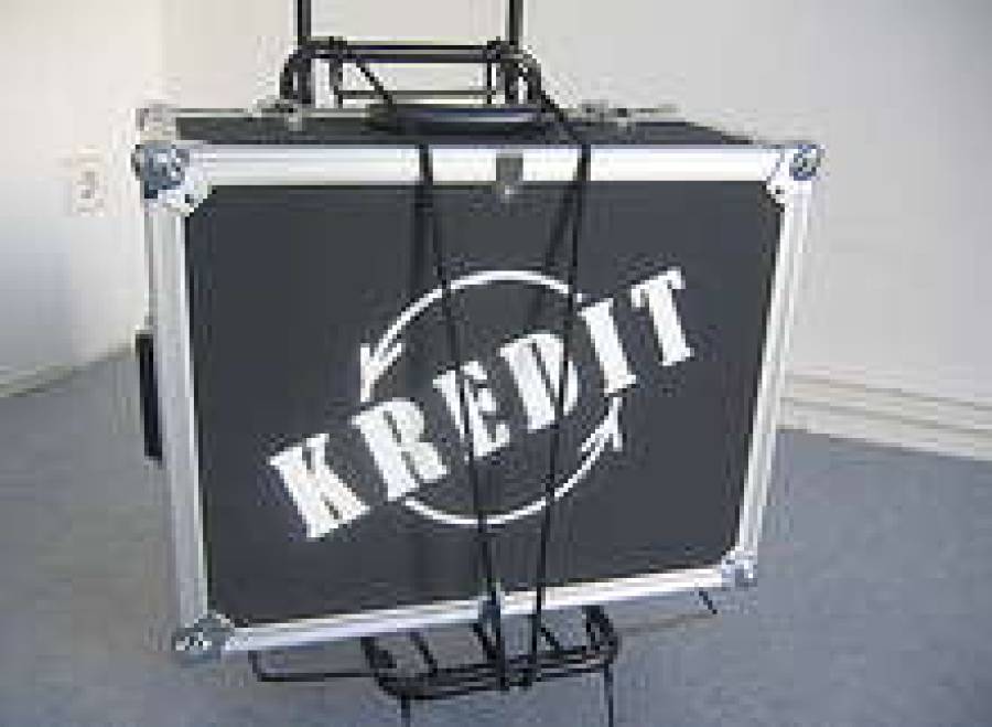 Кредиты на покупку или строительство жилья уже практически не выдают.