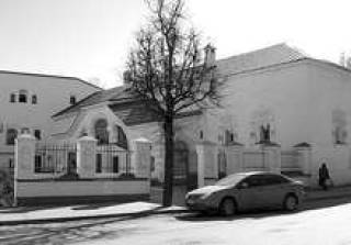 Не хотите ли открыть ресторанчик или бутик  в Палатах Меншикова в Пскове?