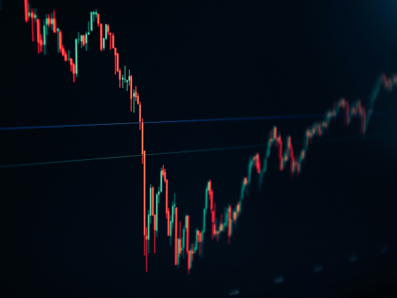 Нефть развернулась вниз после заявления МЭА, мировые биржи закрылись снижением