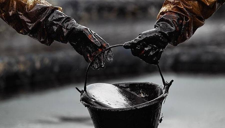 Миру предрекли низкие цены на нефть
