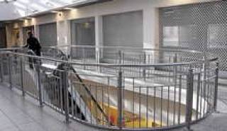 Пустые “отсеки” в Barona centrs.