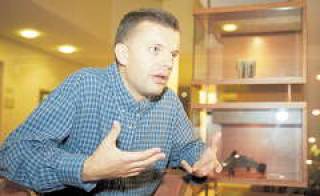  Леонид Парфенов: &quot;Работать в такой обстановке не могу&quot;.