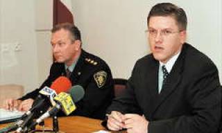  Министр МВД Марек СЕГЛИНЬШ (справа) и начальник Дорожной полиции Алнис ЙИРГЕНС.