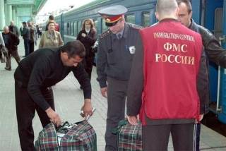 Украинские гастарбайтеры заработали в России в 2013 году 27 млрд. долларов США.
