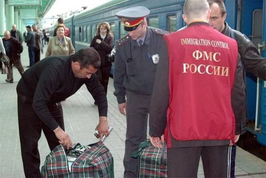 Украинские гастарбайтеры заработали в России в 2013 году 27 млрд. долларов США.