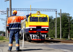 Железная дорога уволила 13 граждан РФ и Беларуси