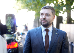 Президент Украины уволил посла в Латвии