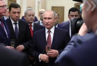 Эксперт: Путин «прикрывает» разграбление России