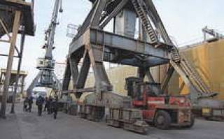 В Лиепайском порту планируется установить новые краны.