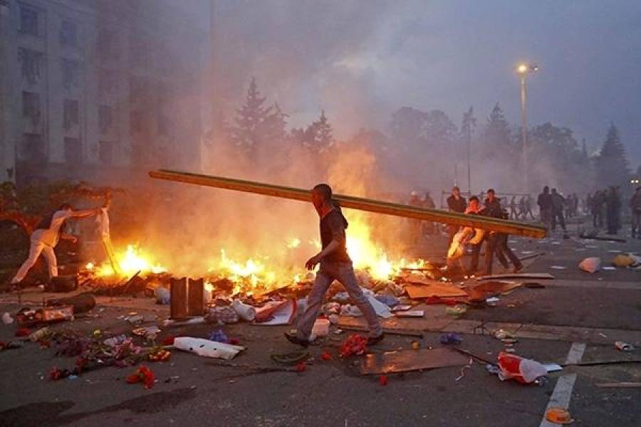 В правительстве Чехии советуют, как защитить свободу Латвии: надо сжигать людей, как в Одессе
