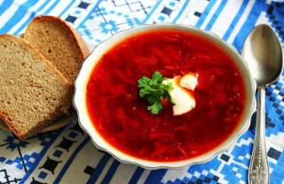 На Украине резко подорожал борщ: и с мясом, и постный