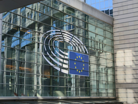 Европарламент во вторник готовится утвердить тарифное соглашение между ЕС и США