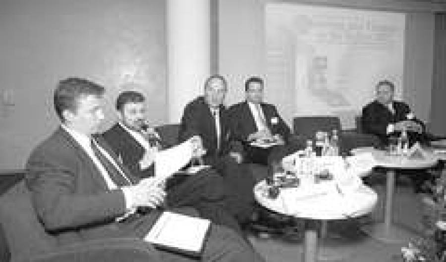  &quot;Большие банкиры&quot; предпочли рассказать о себе.