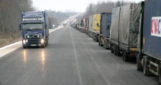 Россия тормозит латвийские грузы на границе