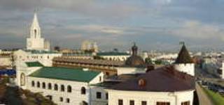 Казанский кремль напоминает московский.
