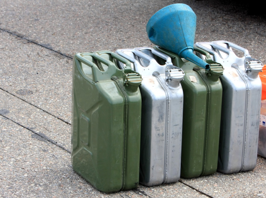 Правительство поддержало введение солидарного платежа для торговцев топливом